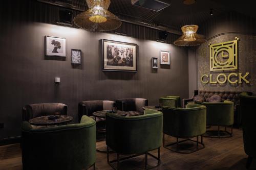 CENTRO MOBILI SPOL. S R.O. | CLOCK COFFEE BAR