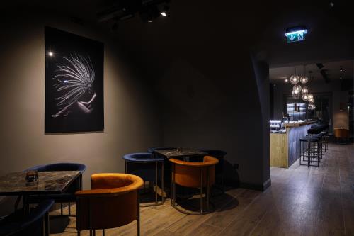 CENTRO MOBILI SPOL. S R.O. | CLOCK COFFEE BAR