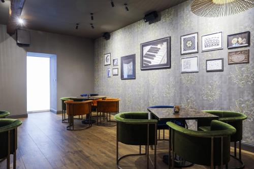 CENTRO MOBILI SPOL. S R.O. | CLOCK COFFEE BAR