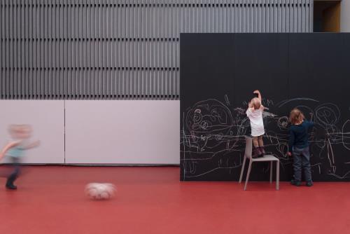 LANG BENEDEK ASSOCIATED ARCHITECTS S. R. O. | REKONŠTRUKCIA MULTIFUNKČNEJ SÁLY POD KOSTOLOM DONA BOSCA NA DORNKAPLI V TRNÁVKE