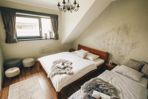 LUCIA MIKITOVÁ, ŠTÚDIO INTERIÉROVÉHO DIZAJNU | CHATA SLOVIANKA HTTPS://WOODPARK.SK/