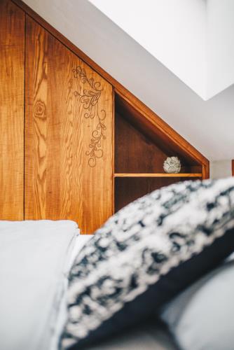 LUCIA MIKITOVÁ, ŠTÚDIO INTERIÉROVÉHO DIZAJNU | CHATA SLOVIANKA HTTPS://WOODPARK.SK/