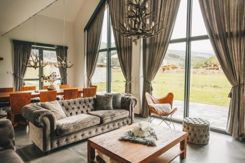 LUCIA MIKITOVÁ, ŠTÚDIO INTERIÉROVÉHO DIZAJNU | CHATA SLOVIANKA HTTPS://WOODPARK.SK/