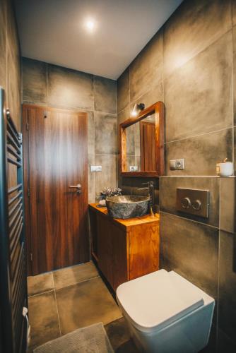 LUCIA MIKITOVÁ, ŠTÚDIO INTERIÉROVÉHO DIZAJNU | CHATA SLOVIANKA HTTPS://WOODPARK.SK/