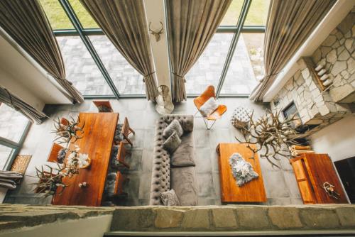 LUCIA MIKITOVÁ, ŠTÚDIO INTERIÉROVÉHO DIZAJNU | CHATA SLOVIANKA HTTPS://WOODPARK.SK/