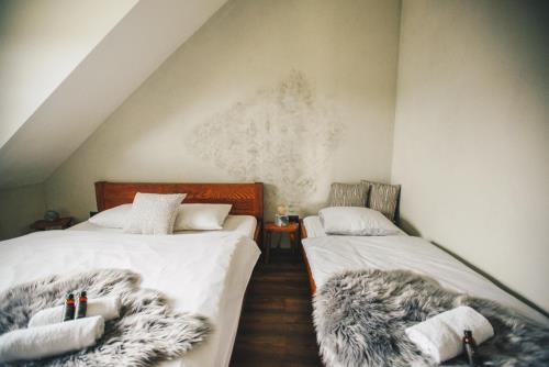 LUCIA MIKITOVÁ, ŠTÚDIO INTERIÉROVÉHO DIZAJNU | CHATA SLOVIANKA HTTPS://WOODPARK.SK/