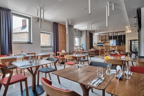 MGR. ART. PATRIK BUJŇÁK - FURNICOOLTURE, IČO: 51446636 | HOTEL ARÉNA