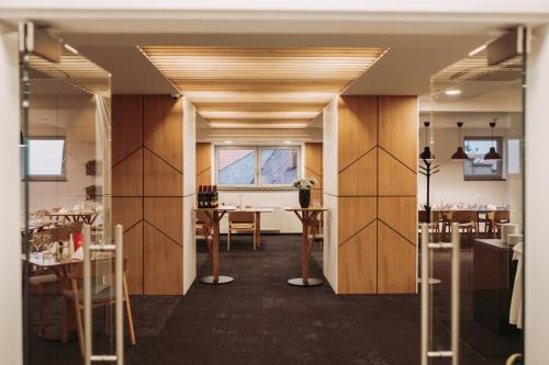 MGR. ART. PATRIK BUJŇÁK - FURNICOOLTURE, IČO: 51446636 | HOTEL ARÉNA