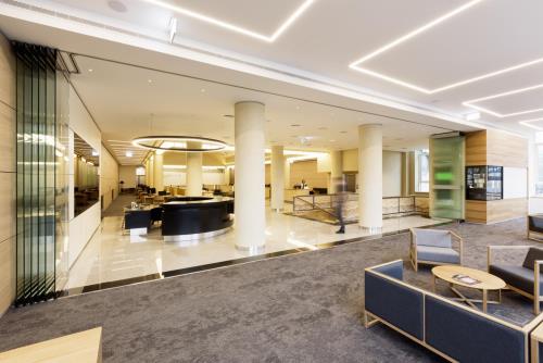 SIEBERT + TALAŠ, SPOL. S R.O. | REKONŠTRUKCIA POBOČKY SLOVENSKEJ SPORITEĽNE, NÁMESTIE SNP, BRATISLAVA