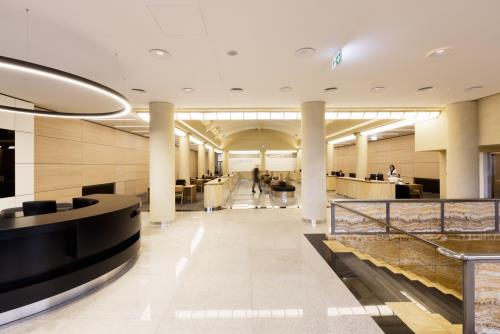 SIEBERT + TALAŠ, SPOL. S R.O. | REKONŠTRUKCIA POBOČKY SLOVENSKEJ SPORITEĽNE, NÁMESTIE SNP, BRATISLAVA