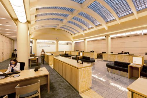 SIEBERT + TALAŠ, SPOL. S R.O. | REKONŠTRUKCIA POBOČKY SLOVENSKEJ SPORITEĽNE, NÁMESTIE SNP, BRATISLAVA