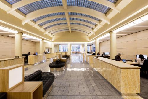 SIEBERT + TALAŠ, SPOL. S R.O. | REKONŠTRUKCIA POBOČKY SLOVENSKEJ SPORITEĽNE, NÁMESTIE SNP, BRATISLAVA