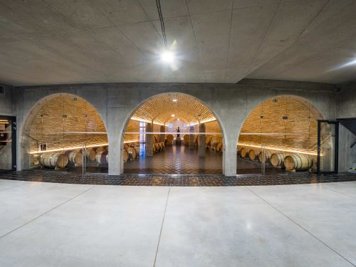 ATELIER RUSNÁK | DEGUSTAČNÉ PRIESTORY VINÁRSTVA PREDIUM VRÁBLE