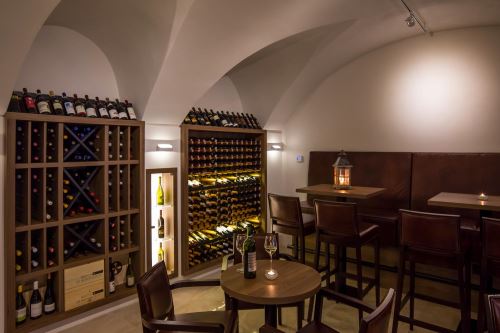 PJURE | ÚTULNÁ VINÁREŇ BOBULE V CENTRE MESTA